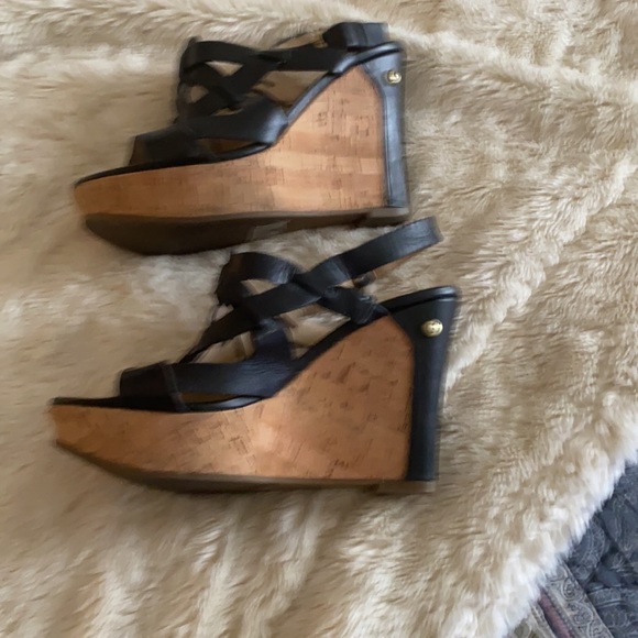 Practically New Guess Sandals - Picture 2 of 4
